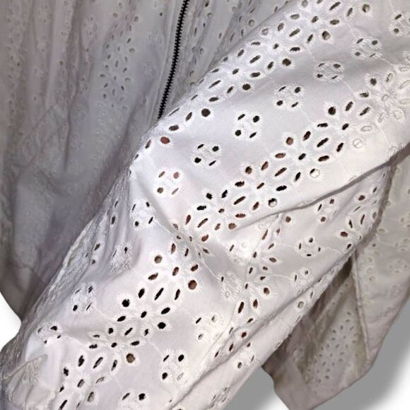 Torrid Womens Jacket Sz 10 White Cream Eyelet Zip Front Summer Spring - Picture 5 of 13